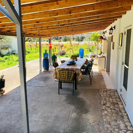 Nikitas Farmhouse Petalídhion